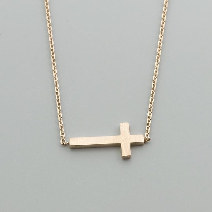 Ketting met kruisje ( Sideways ) mat goudkleur
