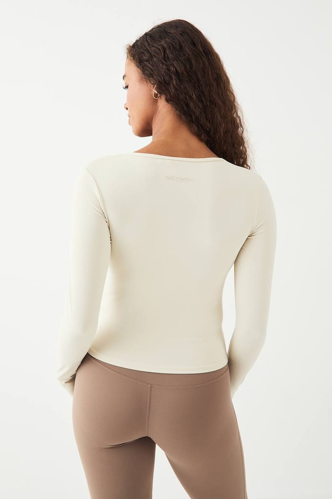 Dames DSGN Studio Ultra Sculpt Wikkel Voorkant Gewatteerde Lange Mouwen Top | Creme | Maat: XL