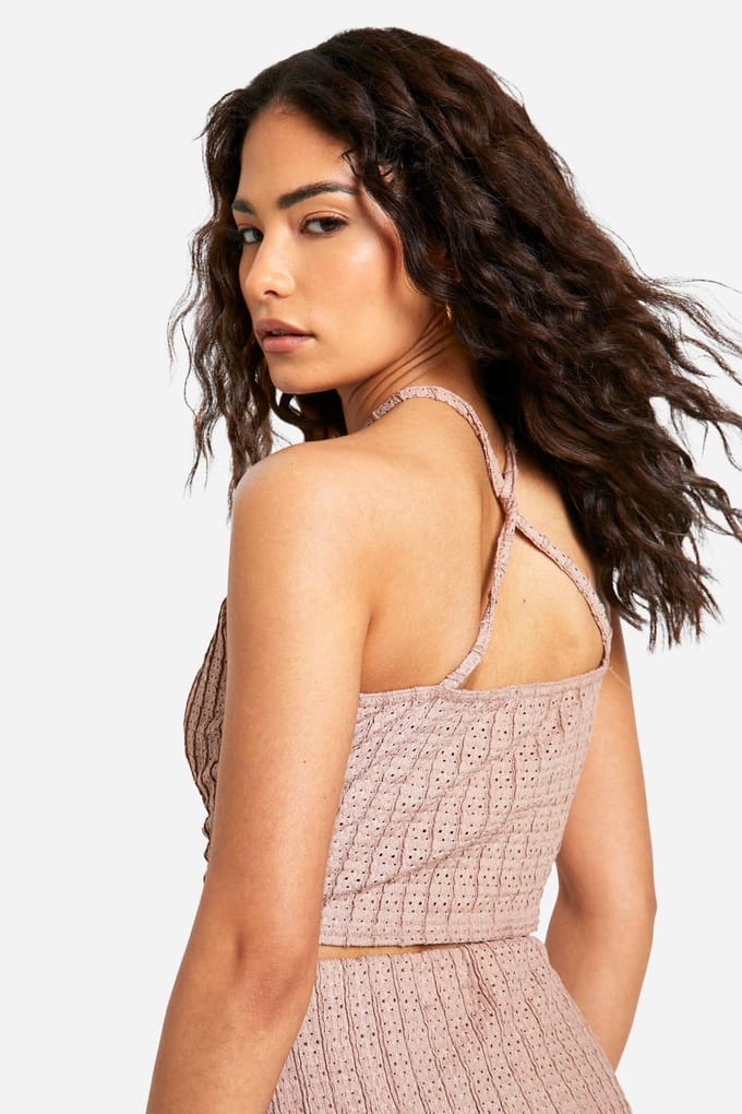boohoo Dames Petite getextureerde halter crop top met sleutelgat | Steen | Maat: 44