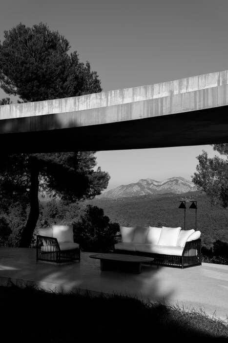 B&B Italia Tobi-Ishi lage tafel outdoor - grey cement