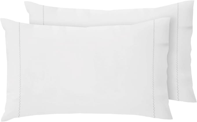 Famanu – Set van 2 kussenslopen met overslag, 50x80 cm, 100% katoen, kleur wit. Een veelzijdige en handige keuze voor dagelijks gebruik in en om het huis.