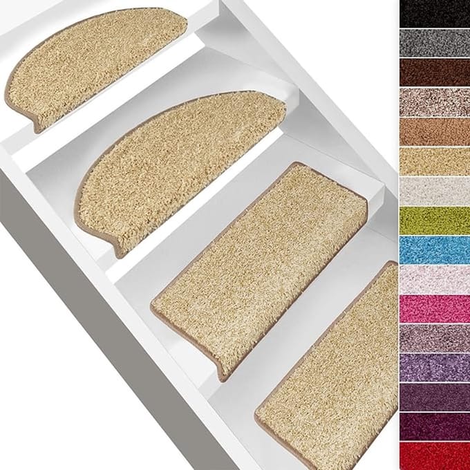FLOORDIREKT Shaggy Trapmat - Sphinx - Zelfklevend - Halfrond - Beige - 23,5 x 65 cm