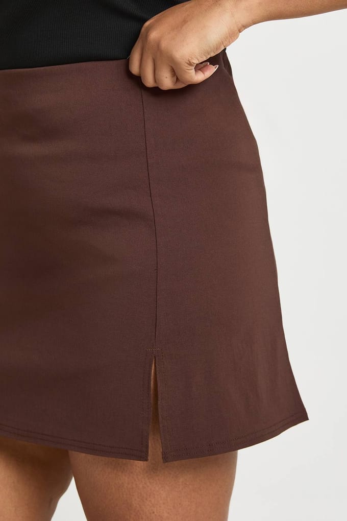 boohoo Dames Plus Bengaline Split A-lijn Rok | Chocoladebruin | Maat: 46