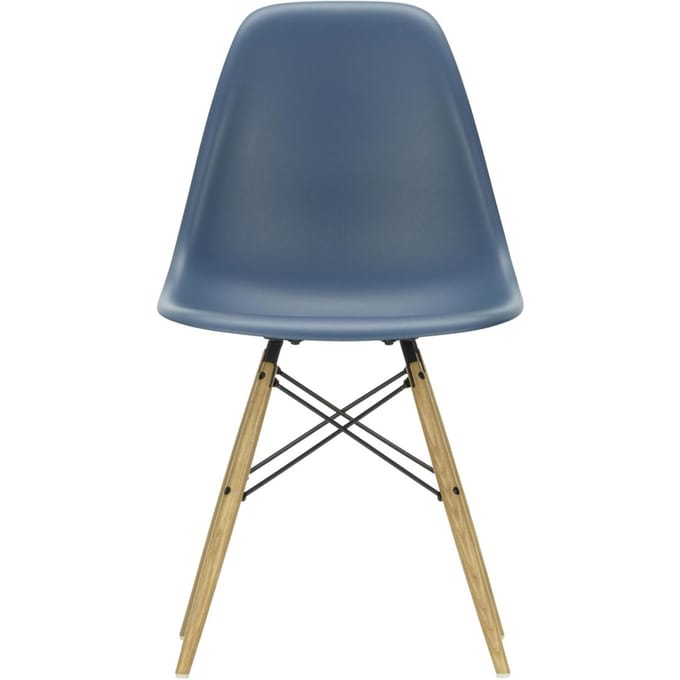 Vitra - DSW Eames Plastic Sidechair - zeeblauw RE - honingkleurig essenhout