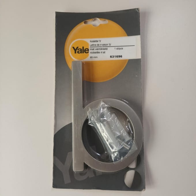 Huisnummer "b" Yale Mat Vernikkeld 150mm