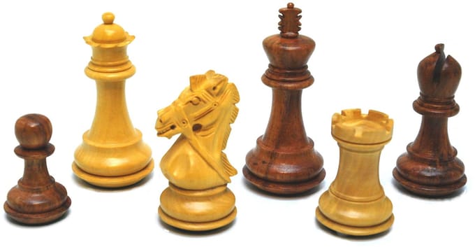 HOT Games schaakstukken set Rein Knight handgesneden hout 96mm.