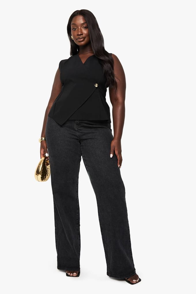 boohoo Dames PLUS wikkelvoorkant gouden knopenvest | Zwart | Maat: 48