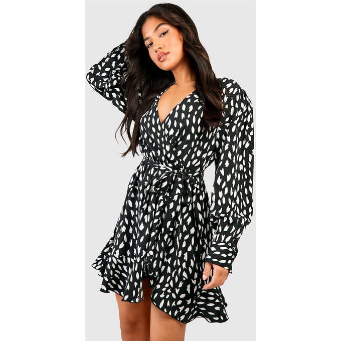 boohoo Dames Petite Smudge Print Ruffle Geweven Wikkeljurk | Zwart | Maat: 44