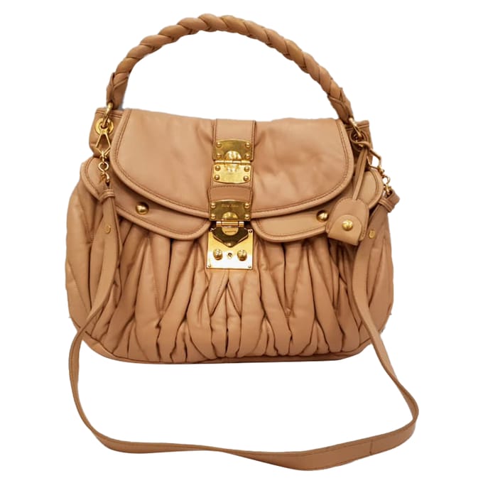 Miu Miu Matelassé Coffer Hobo Tas in Beige Leer