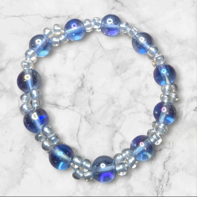 Armband met glaskraal blauw.