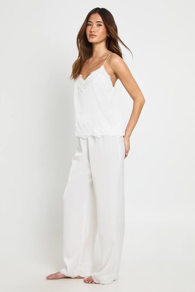 boohoo Dames Wimper Kant Trim Hemdtopje & Broek Pyjama Set | Wit | Maat: 44