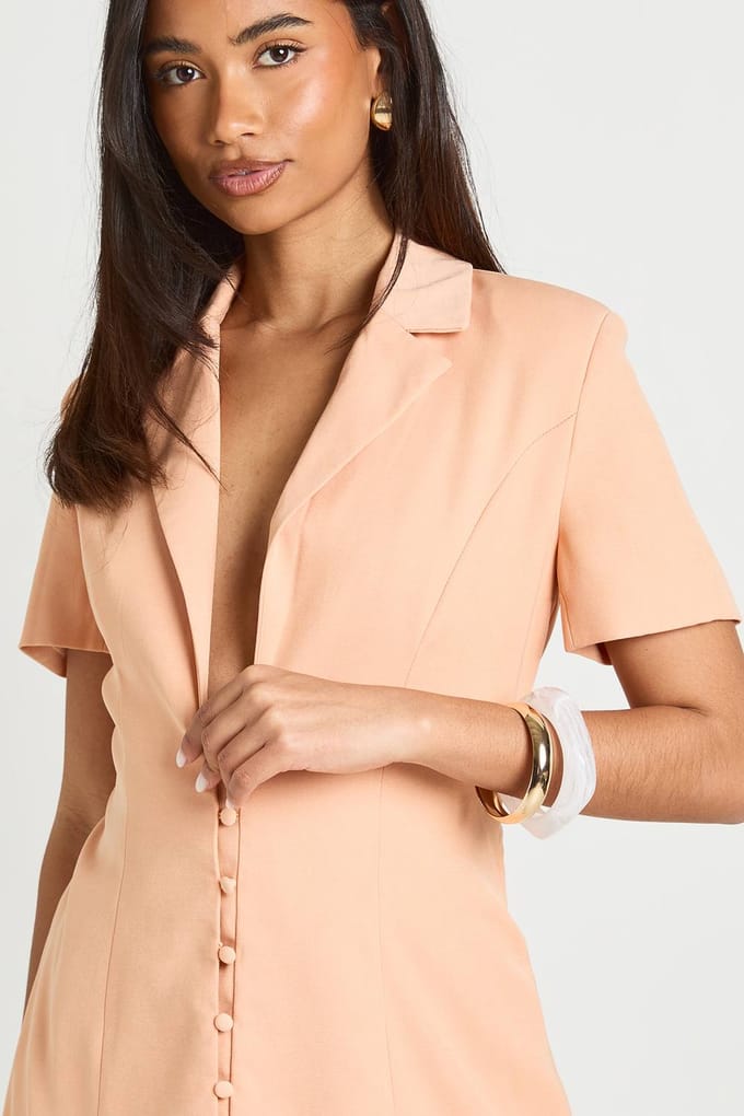 boohoo Dames Getailleerde Doorknoop Skort Playsuit | Perzik | Maat: 38