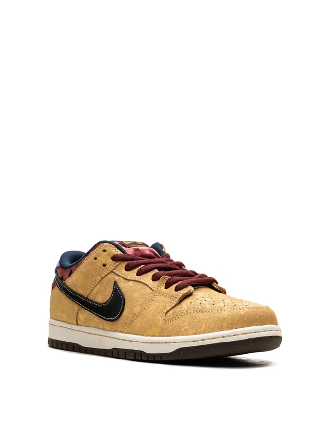 SB Dunk Low Pro 'City of Cinema' sneakers