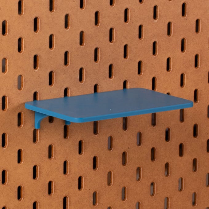 Standaard plankje vlak voor Ikea Skadis Pegboard 16x10 cm - Blauw - Display