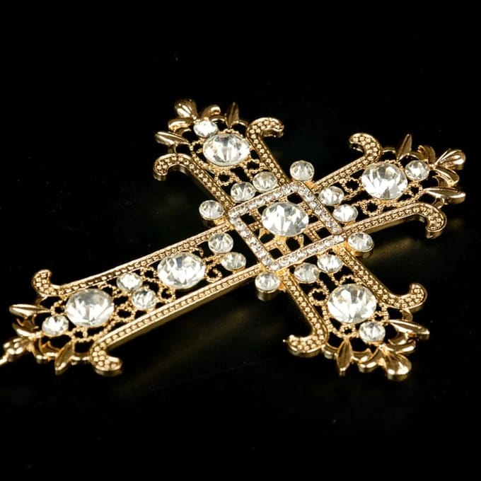 Topper Metalen Gouden Kruis Met Diamanten