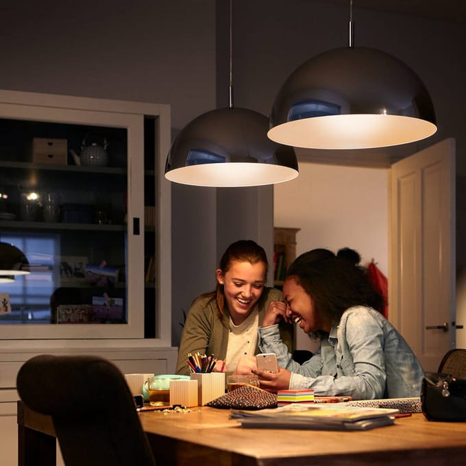 Philips LED lamp - Standaard lampvorm met E27 fitting - Warmwit licht: 2700K - 25W - Mat glas