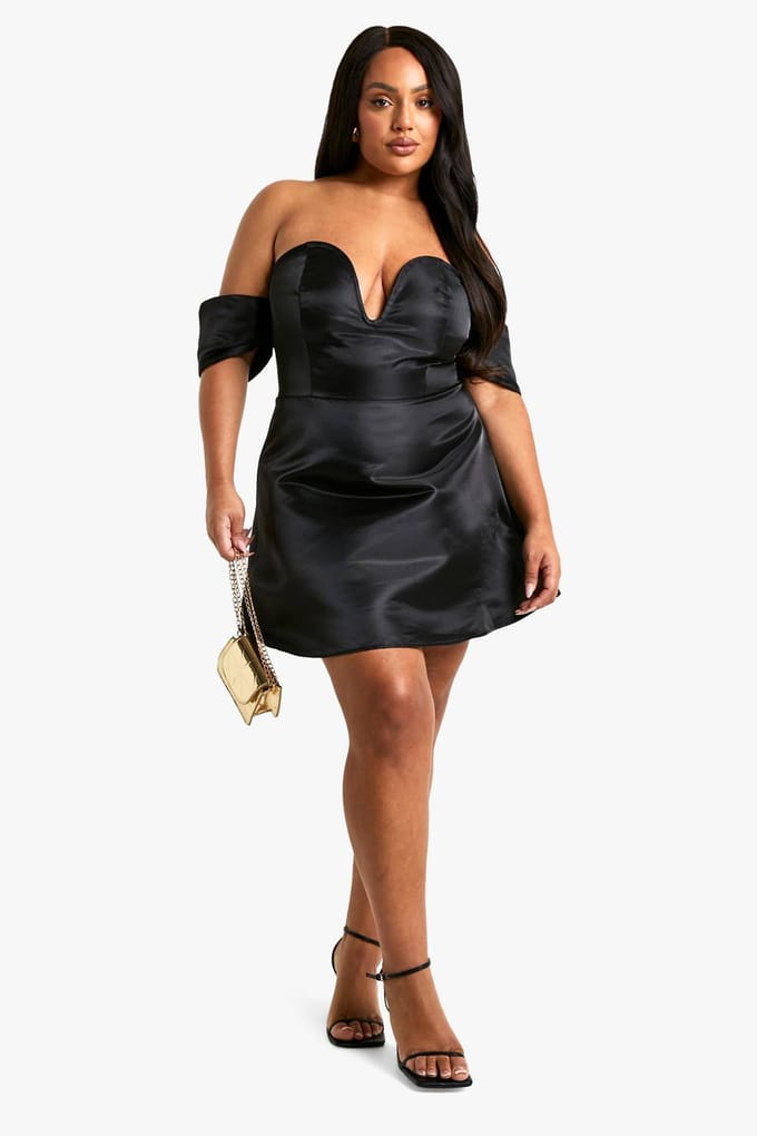 boohoo Dames Plus Drop Shoulder V Plunge Skaterjurk | Zwart | Maat: 56