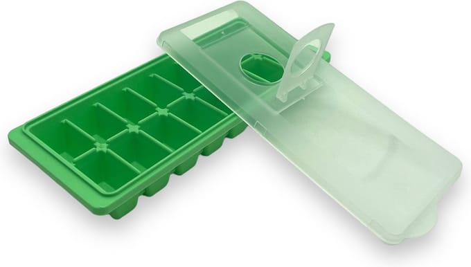 Groene IJsblokjes Maker met Deksel - Afmetingen 16x10.8cm