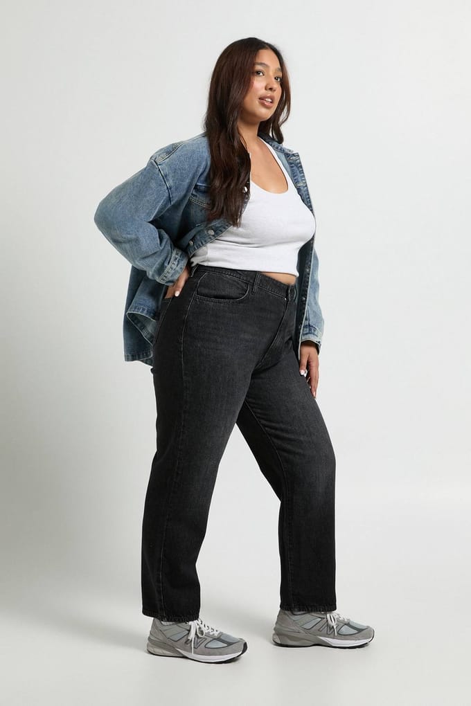 boohoo Dames Plus Basics Hoge Taille Mom Jeans | Washed Black | Maat: 18/30L
