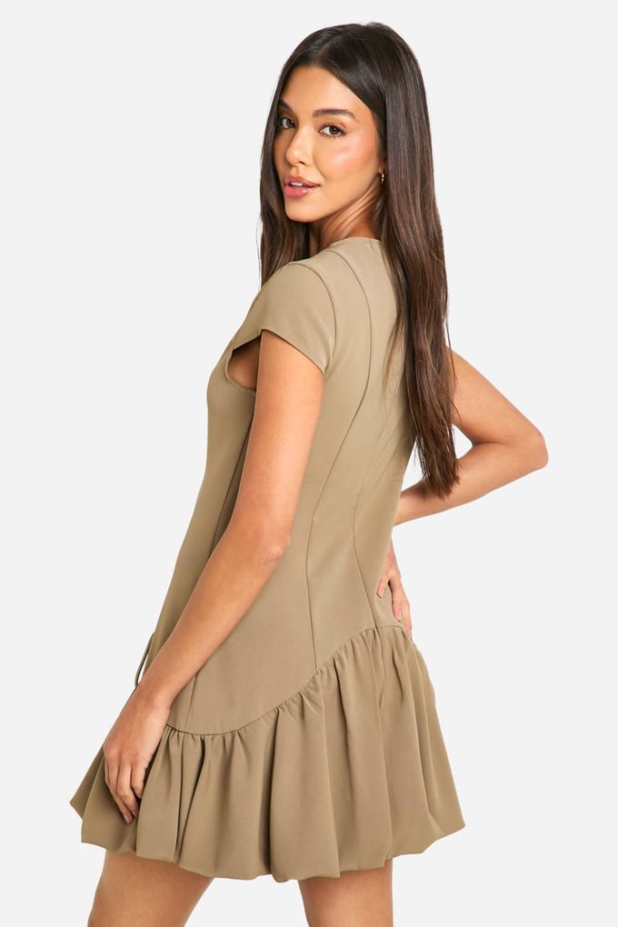 boohoo Dames Bubble Hem Cap Sleeve Tailored Mini Dress | Mokka | Maat: 42