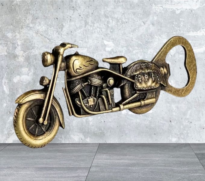 Flesopener Motorfiets koperkleurig ( 12.7 x 5.2 cm )