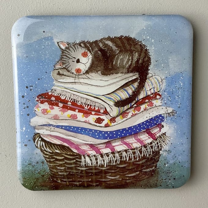 Alex Clark Laundry Basket Fridge Magnet ~ Koelkast magneet kat