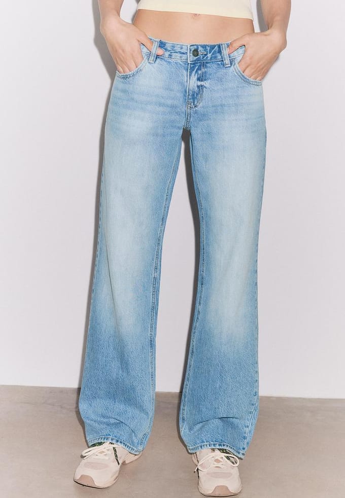 Stradivarius Straight jeans met lage taille  LICHTE MIDDENBLAUWE DENIM WASSING 34