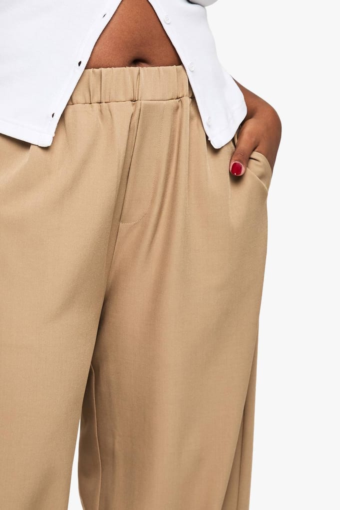 boohoo Dames Plus Broek met elastische taille en op maat gemaakte snit | Taupe | Maat: 28