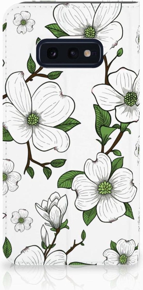 Samsung Galaxy S10e Smart Cover Dogwood Flowers