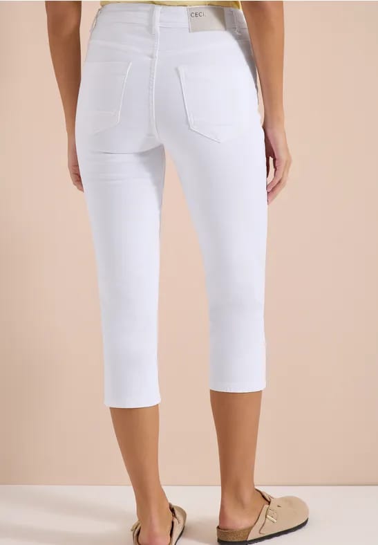 3/4 Slim Leg jeans in Slim Fit