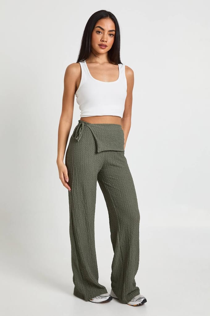boohoo Dames Gestructureerde broek met gebonden taille en rechte pijpen | Khaki | Maat: 8