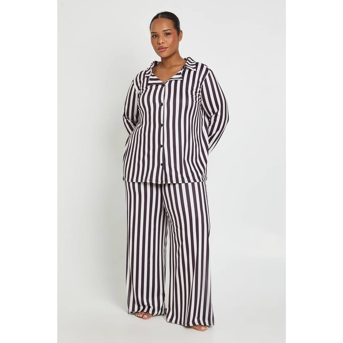 boohoo Dames Plus Stripe overhemd met lange mouwen & broekpyjamaset | Chocoladebruin | Maat: 46