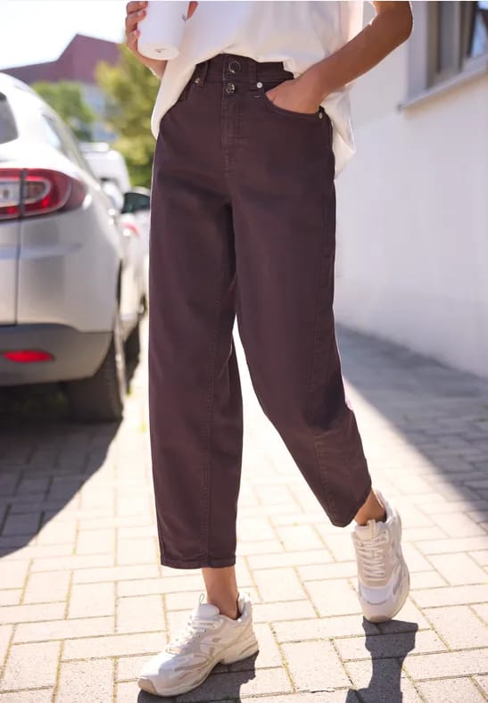 High Waist Barrel Leg jeans in Loose Fit