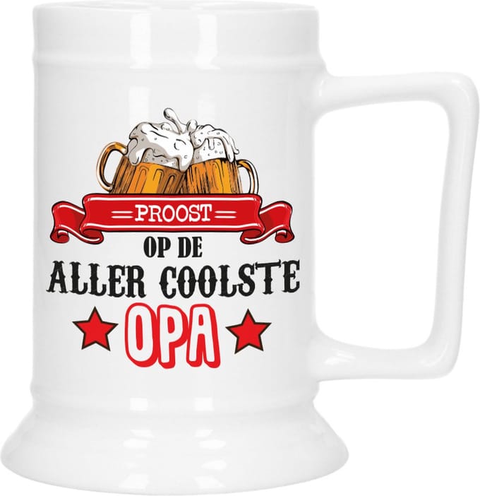 Bellatio Decoration Cadeau Bierpul voor opa - rood - de coolste opa - keramiek - 530 ml