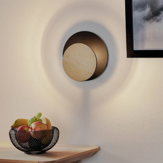 EMIBIG LIGHTING Wandlamp Circle in zwart met houten decorplaat