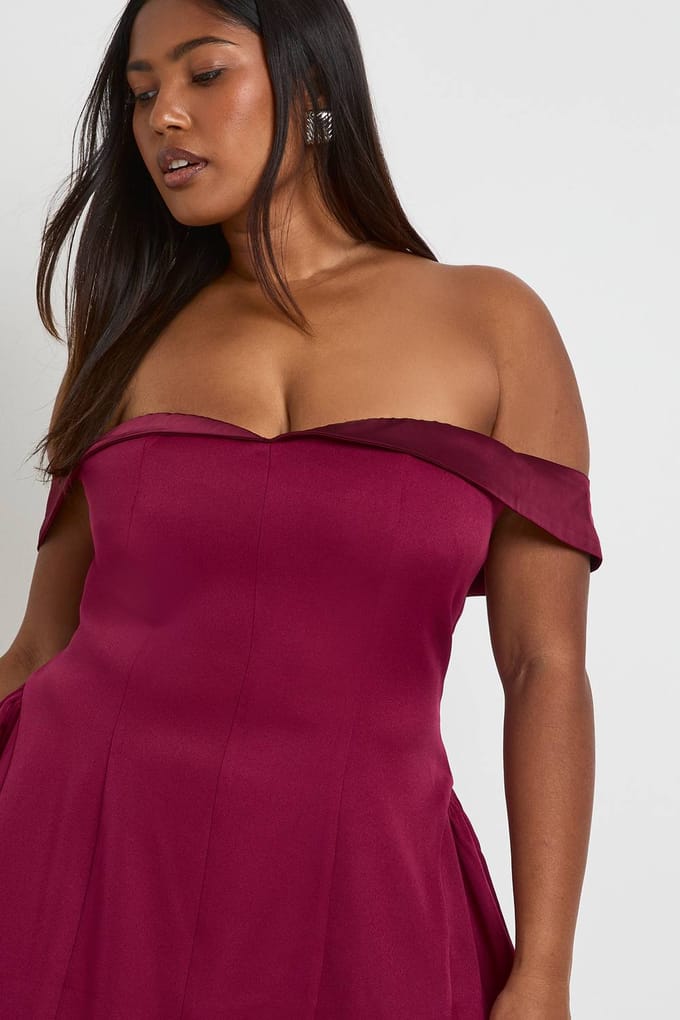 boohoo Dames Plus Satijn Contrast Skater Jurk | Pruim | Maat: 48