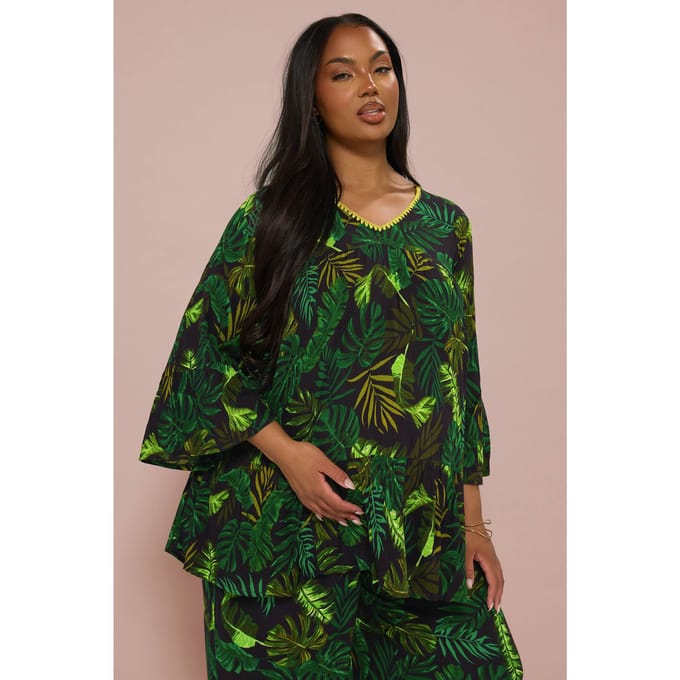 Bump It Up Maternity Top Met Palmprint En Contrastrand In Groen Size 46