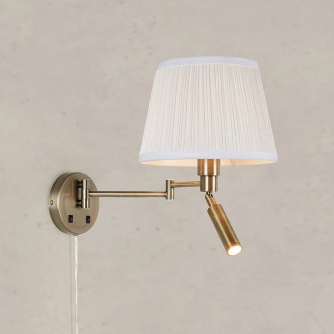 Markslöjd Wandlamp Pivot, naturel wit/messingkleurig, 43 cm, 2-lamps.