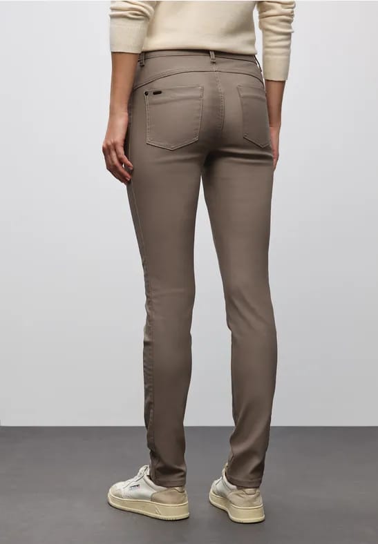 Slim Fit gecoate broek