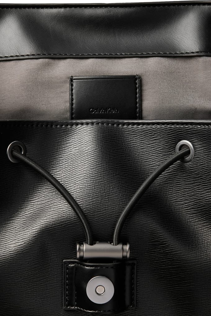 Calvin Klein Zip Flap Backpack Black Größe: OS | Rucksäcke Outlet | Herren | Schwarz