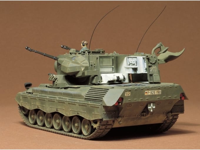 Tamiya Modelbouwpakket Militaire voertuigen - 35099 BW Flak-Panzer Gepard with 1 Figure Plastic - 1:35 - Modelbouw