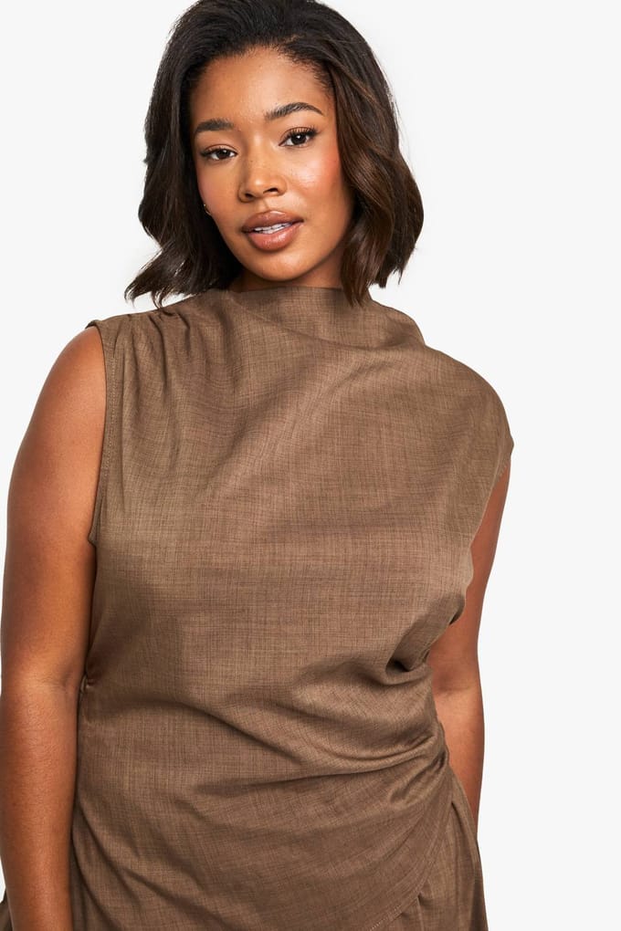 boohoo Dames Plus Dubbele Laag Geruched Schouder Skater Jurk | Chocolate | Maat: 20
