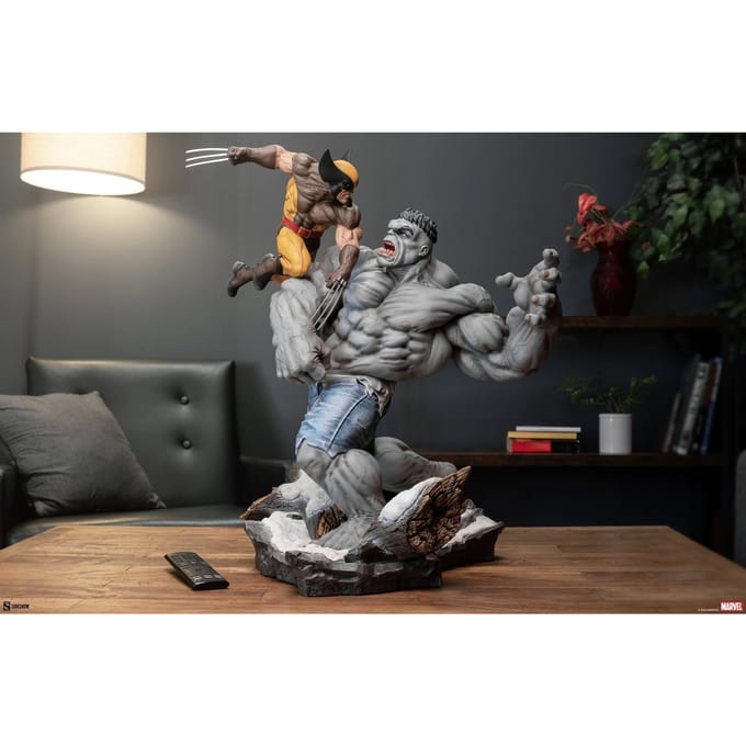 Sideshow Grey Hulk vs Wolverine Maquette Collectible Statue