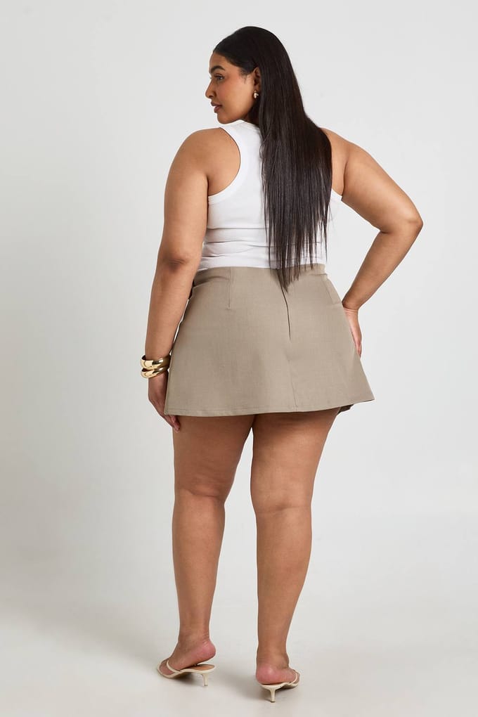 boohoo Dames Plus Crêpe Wikkel Geplisseerde Rokbroek | Stone | Maat: 22