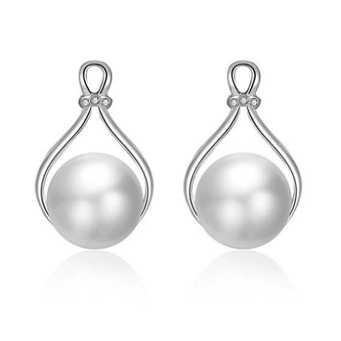 Ensemble Collier Boucles d'Oreilles pour Femmes Simple Élégant Tempérament Alliage Chaîne Argentée Collier de Perles et white