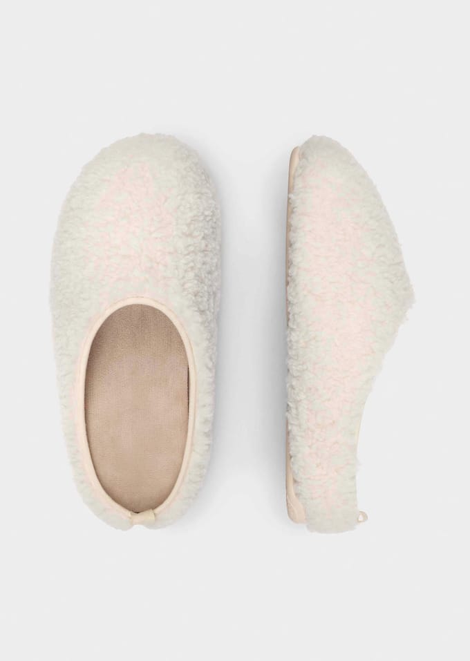 Pantoffels met teddyfleece en rubberen zool - gebroken wit - Gr. 38 van Goldner Fashion