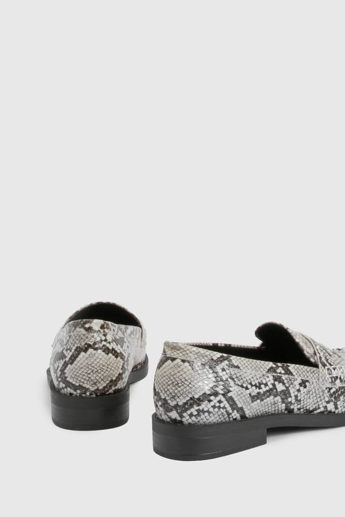 boohoo Dames Snake Platte Loafers | Slangenprint | Maat: 38