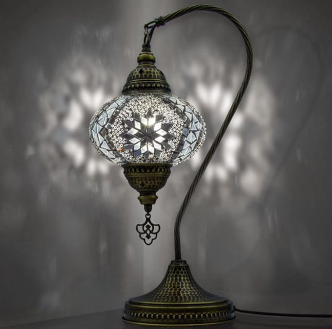 Mozaiek Lamp - handgemaakte tafellamp - 1 stuk - wit en messing basis