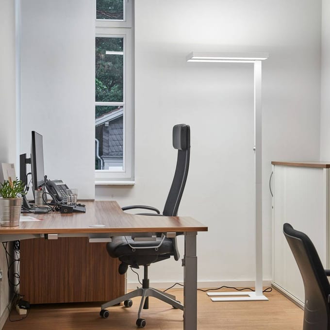 Arcchio LED vloerlamp Logan Basic, wit, 6.000 lm, dimbaar