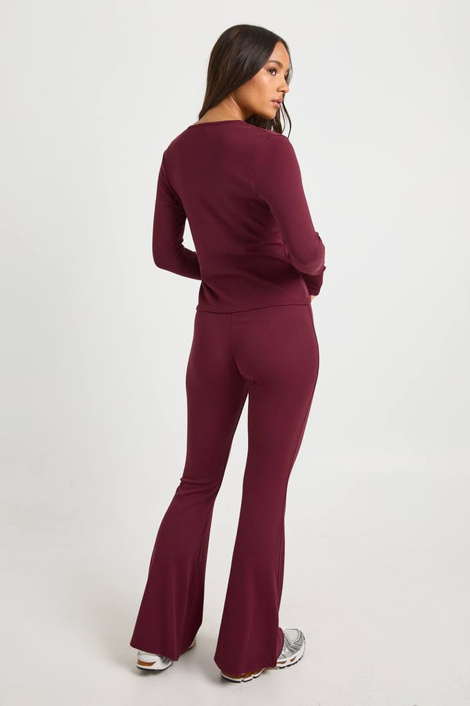 boohoo Dames Ultra Zachte Flared Legging | Bordeaux Rood | Maat: 36